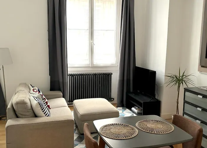 Marais Modern & Spacious Parijs