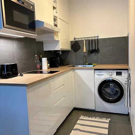 Marais Modern & Spacious 아파트